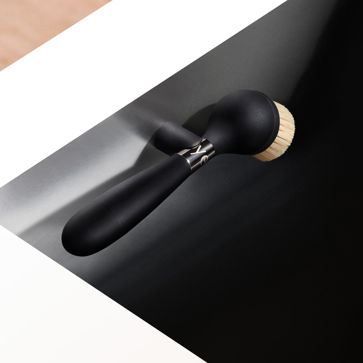 THE ONE BRUSH BLACK