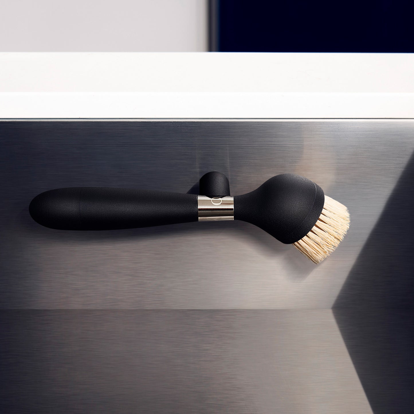 THE ONE BRUSH BLACK